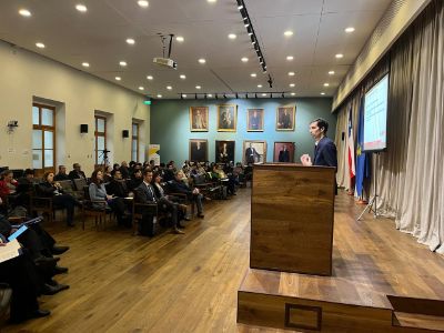 Alejandro Ecker, profesor de la Universidad de Heidelberg, fue invitado a participar de la segunda versión del Seminario Anual de la Red Políticas Públicas.